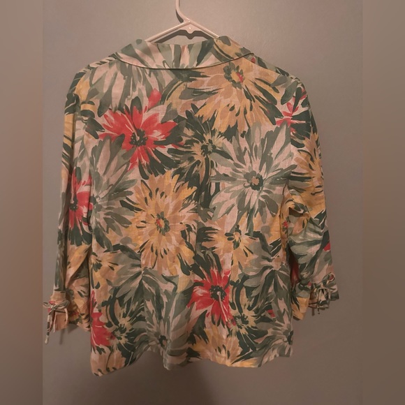 SS Pretty spring blouse - Picture 2 of 4